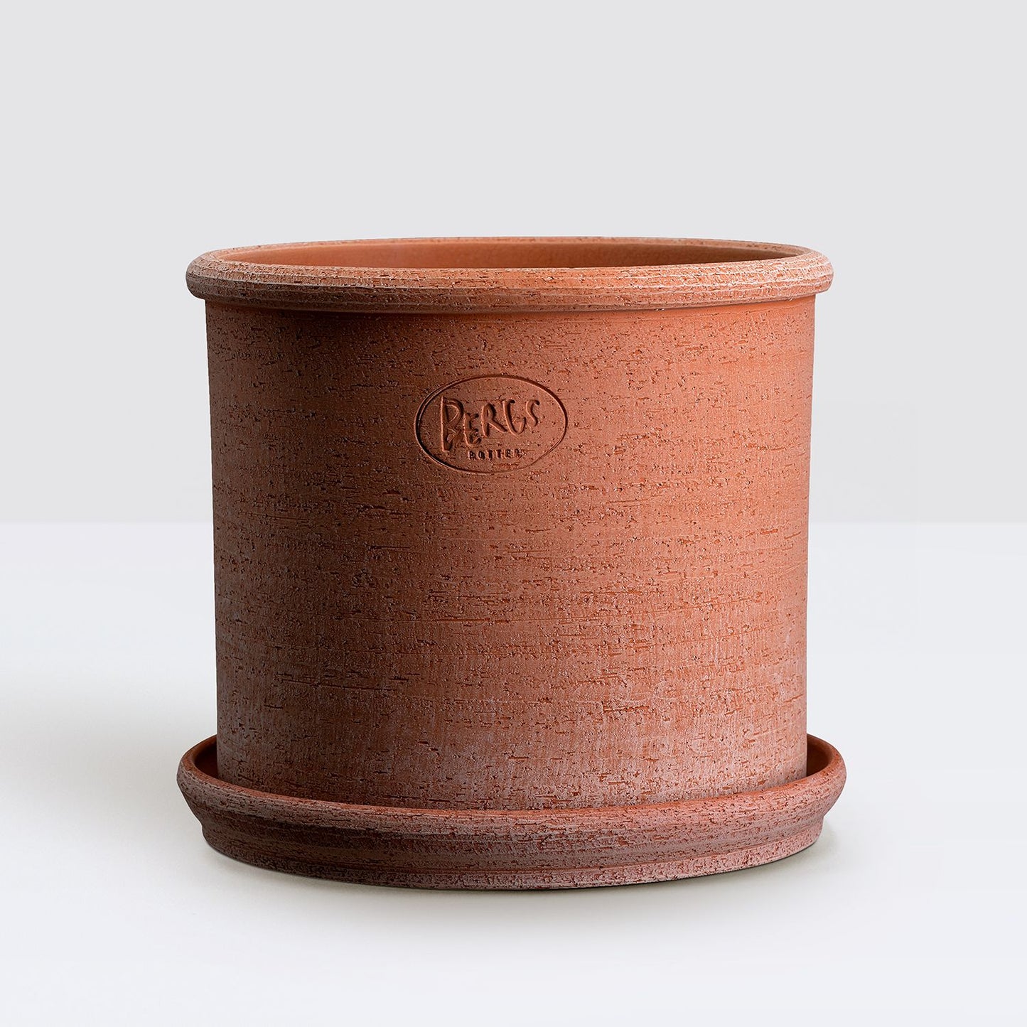 Modena terracotta pot