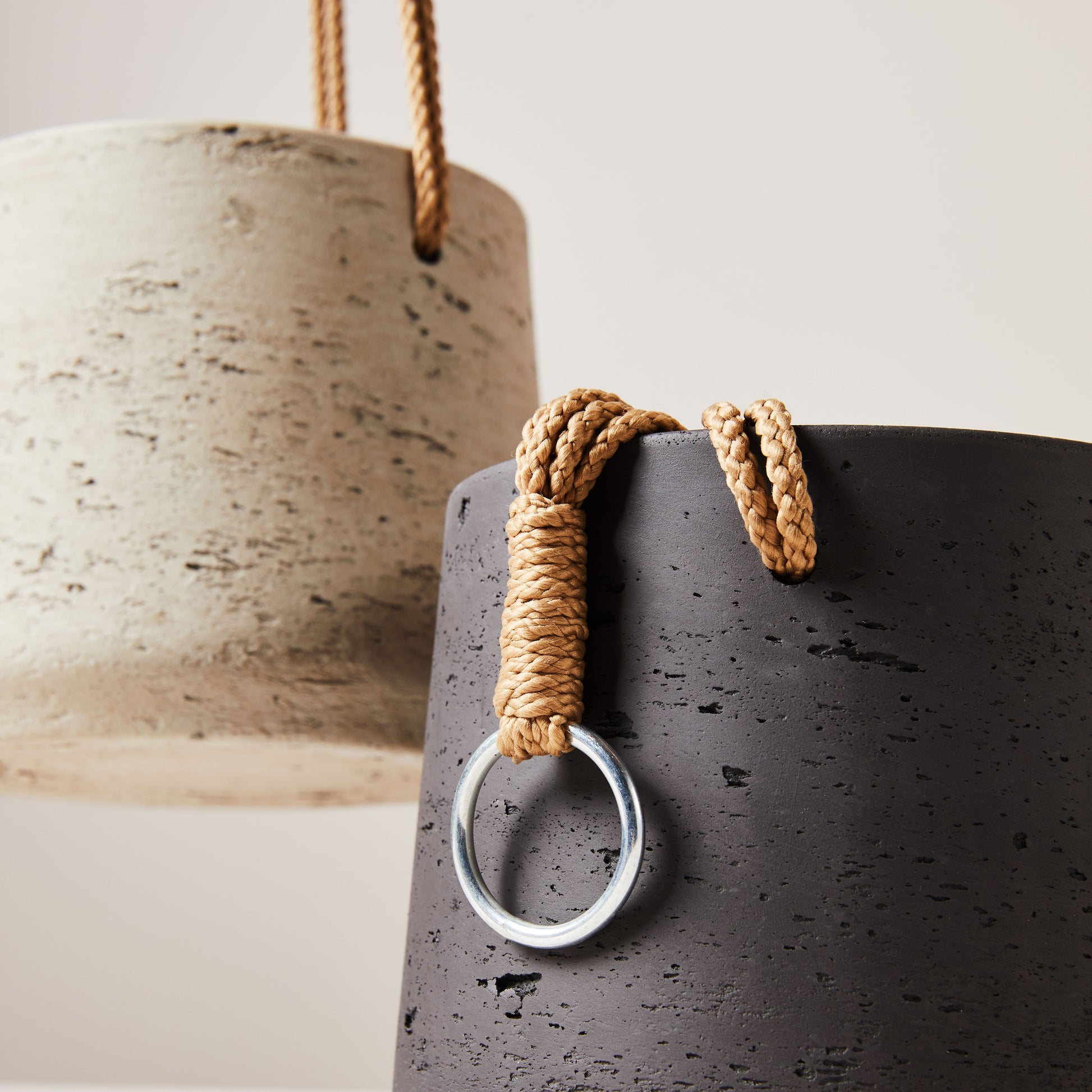 Clay hanging pot