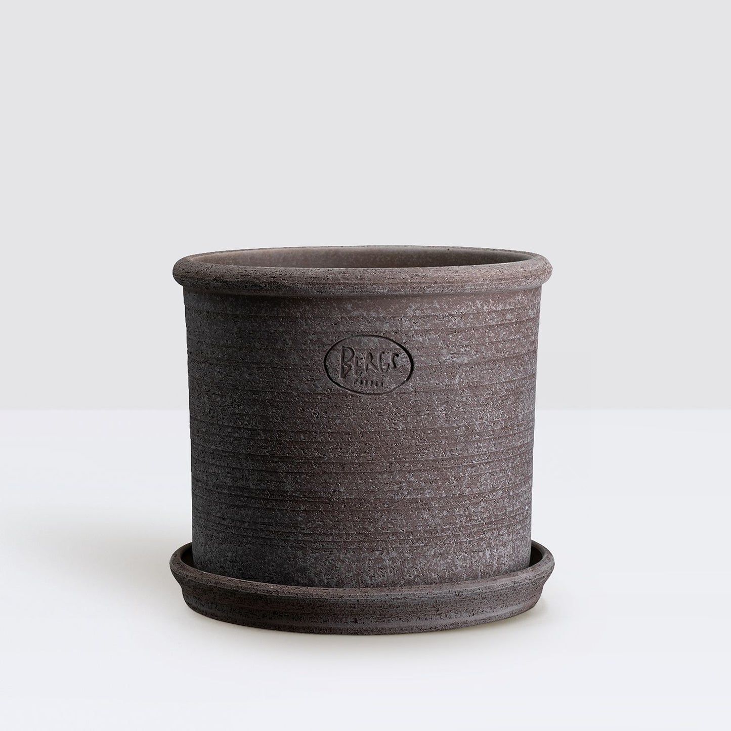 Modena terracotta pot