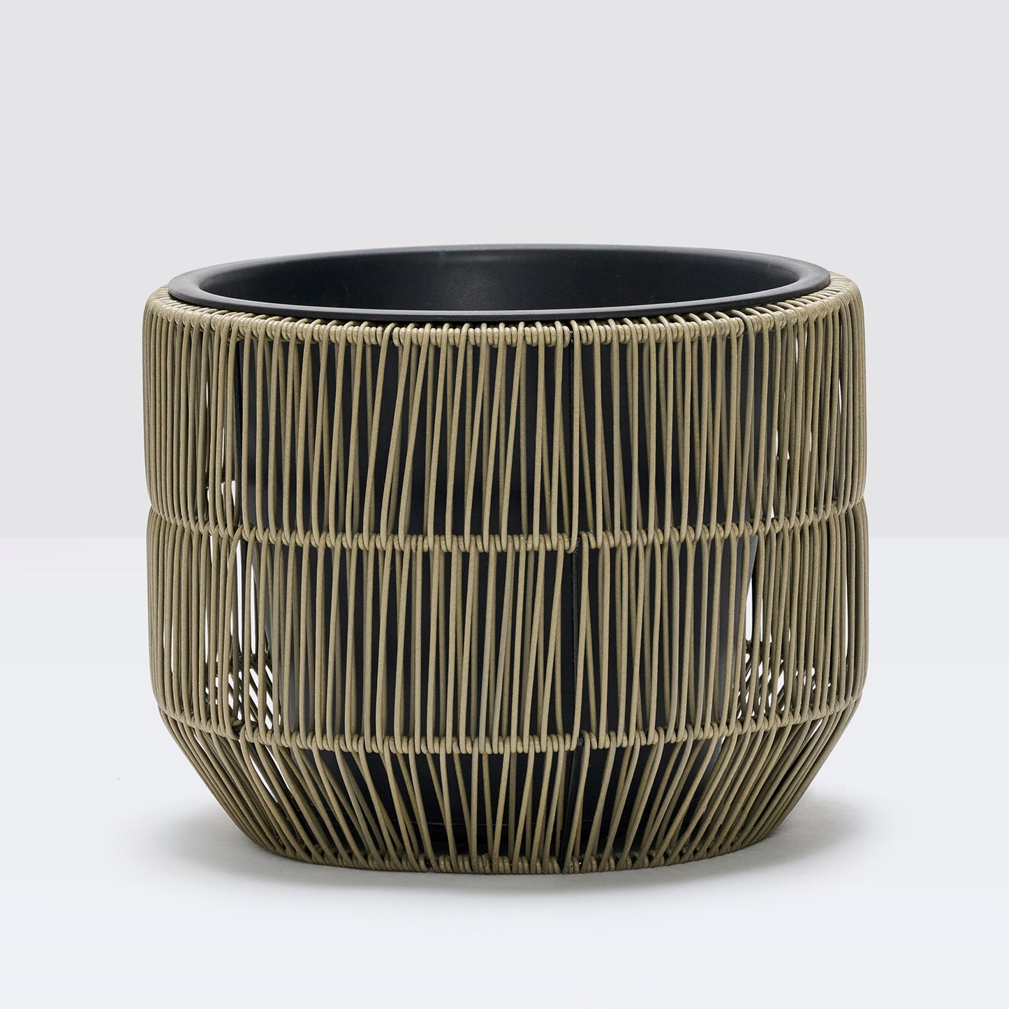 Recycled polyrattan pot | Patch Plants
