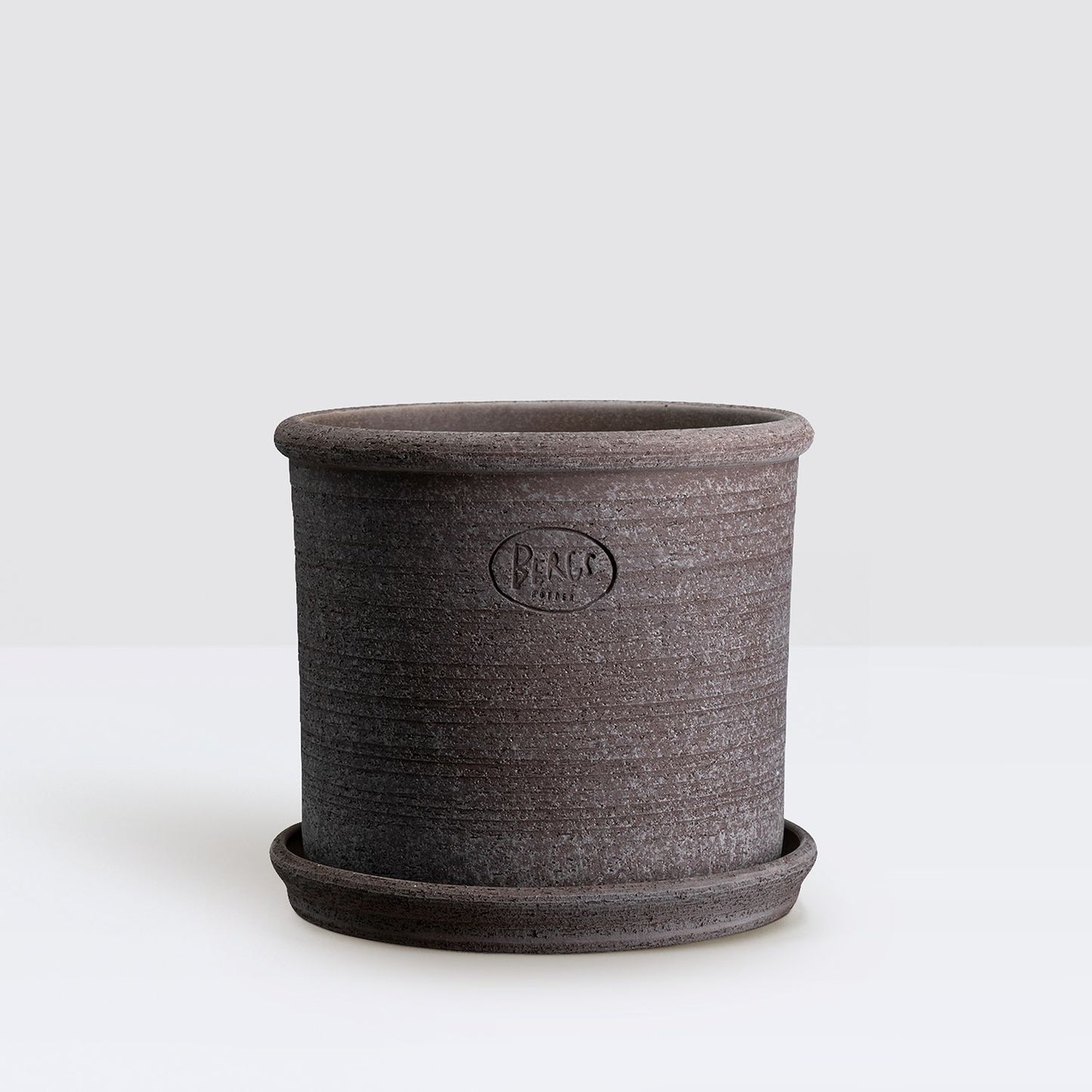 Modena terracotta pot