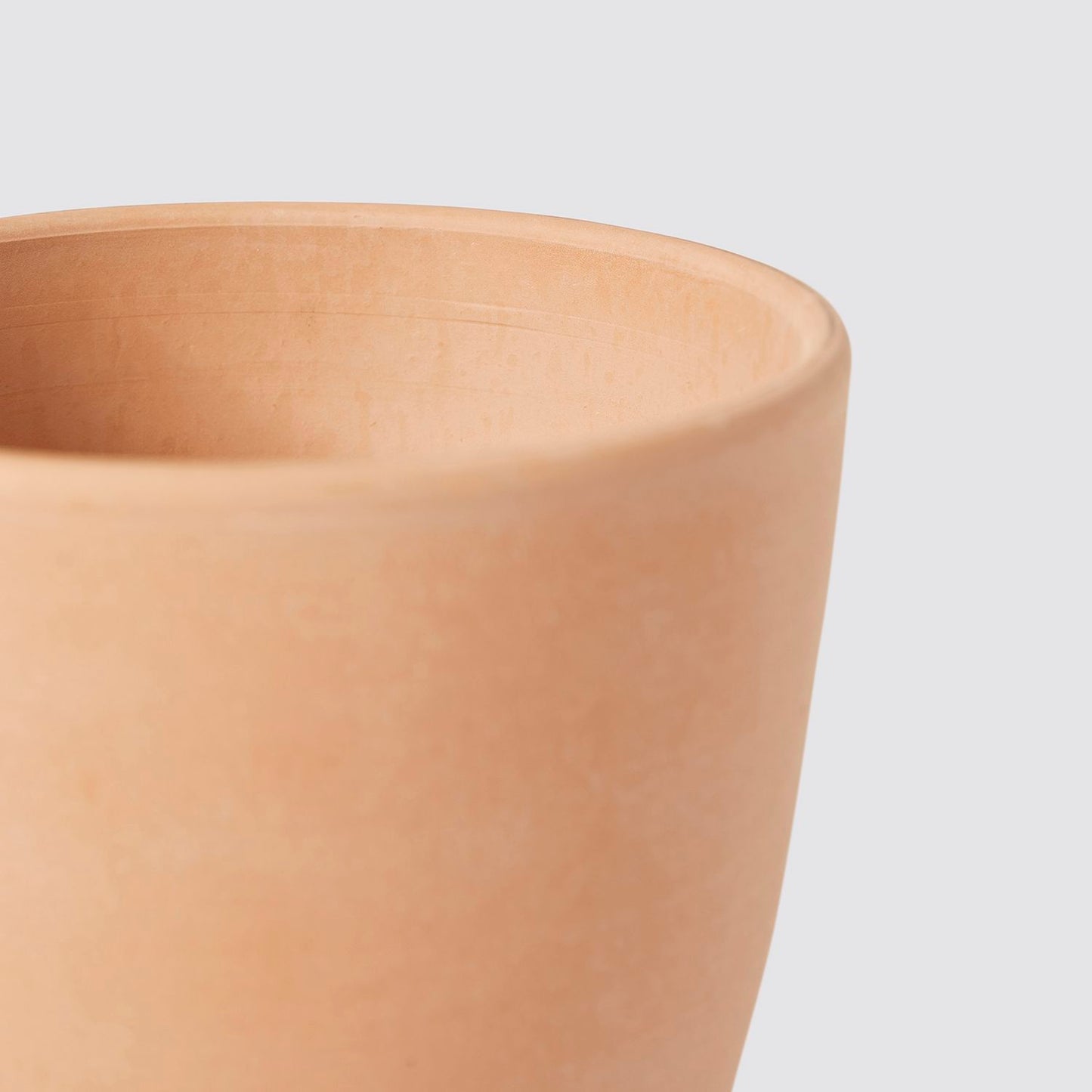 Terracotta egg pot with saucer