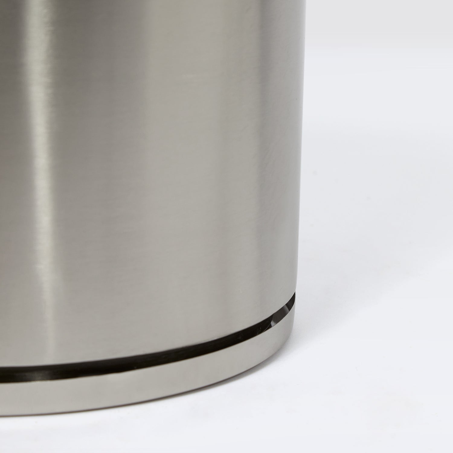 Brushed metal pot | Patch