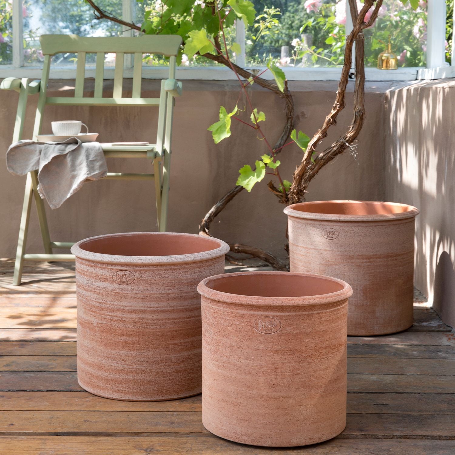 Modena terracotta pot