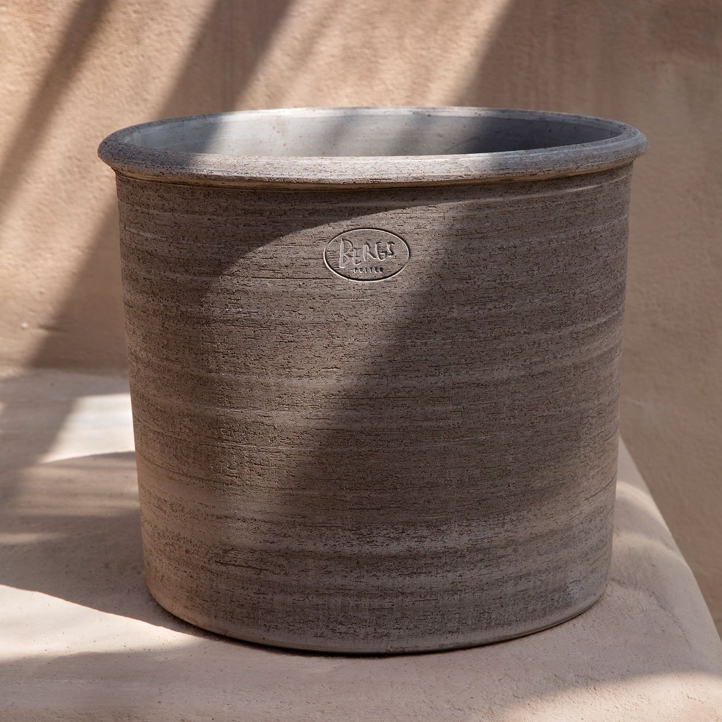 Modena terracotta pot