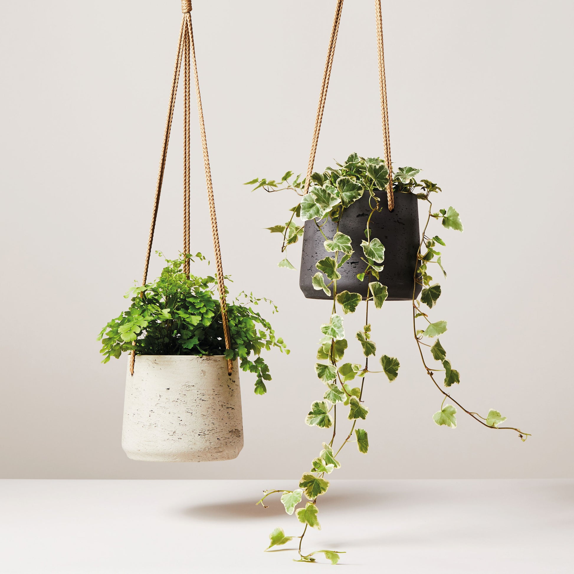 Clay hanging pot