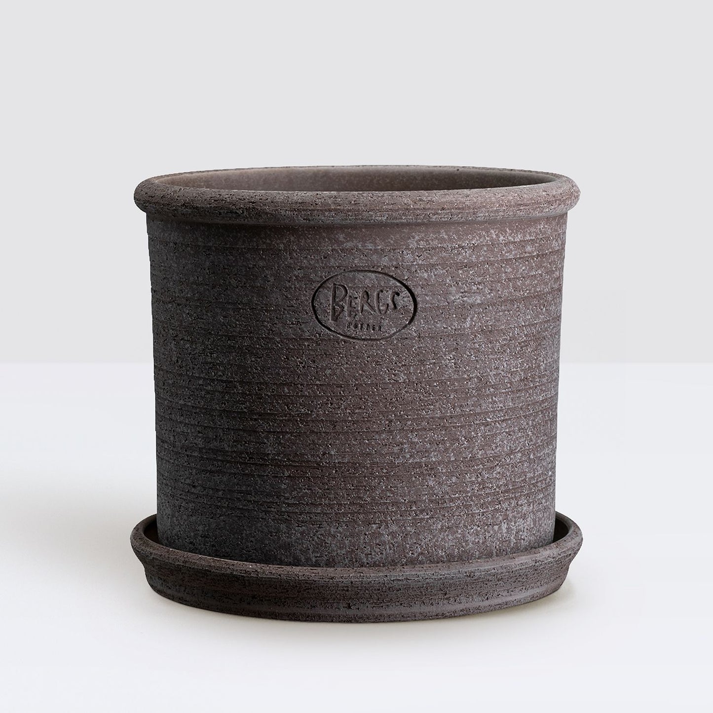 Modena terracotta pot