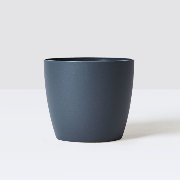 Curved edged pot
