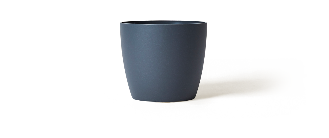 Curved edged pot
