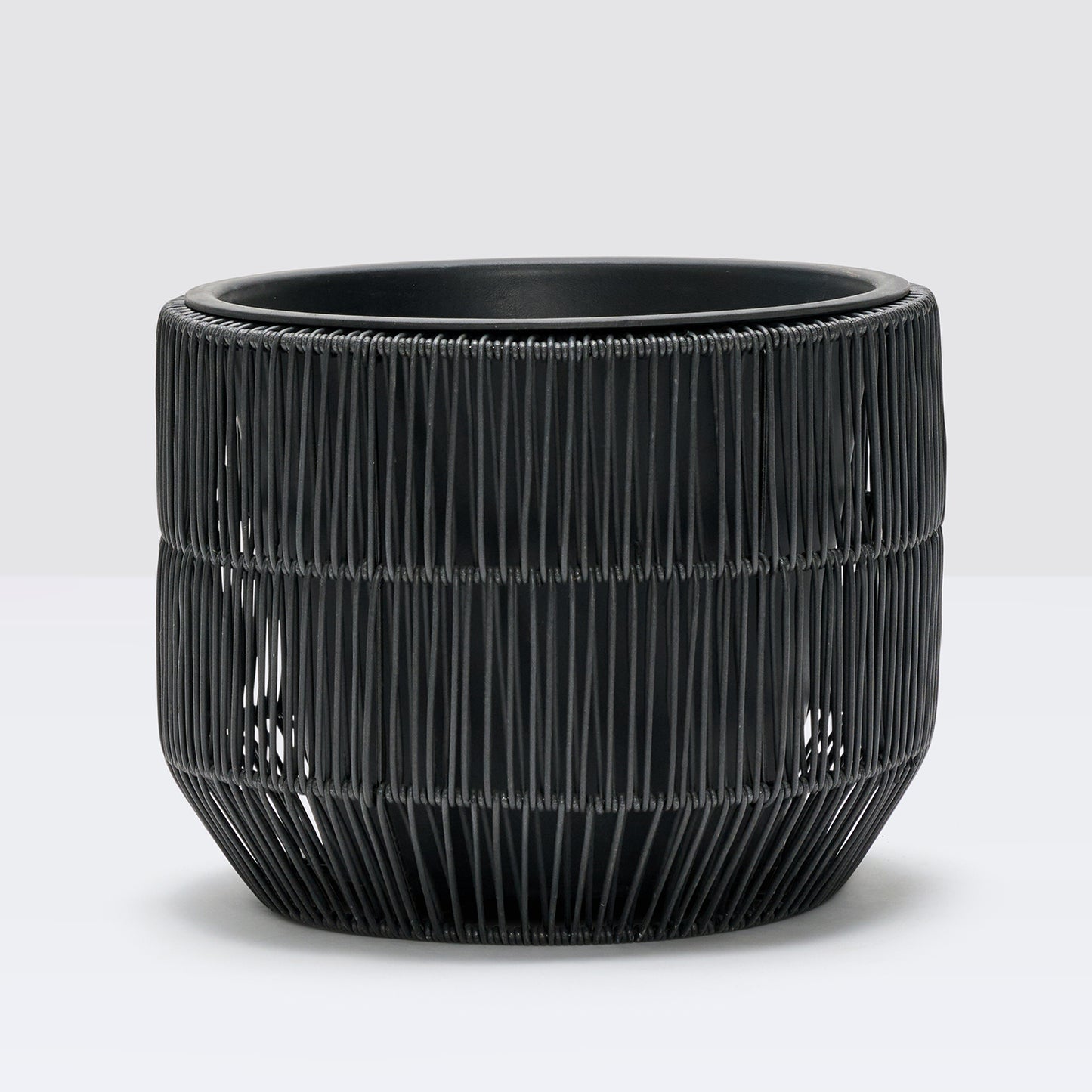 Recycled polyrattan pot | Patch Plants