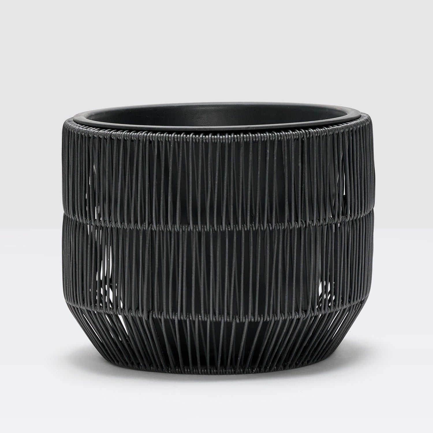 Recycled polyrattan pot | Patch Plants